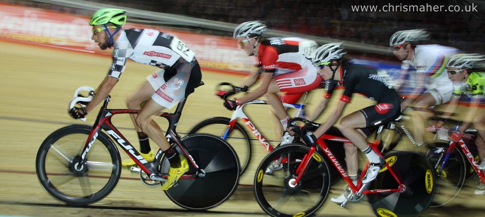 Revolution 37 | Championship Scratch Race