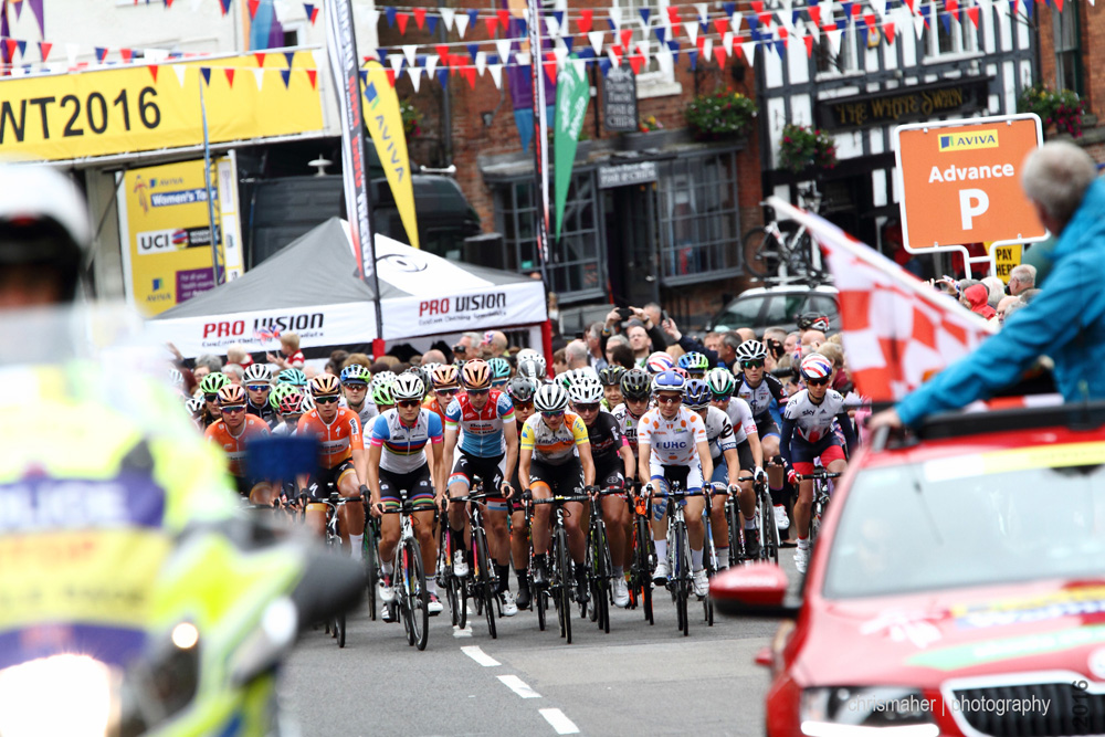 Aviva Women's Tour 2016 | Stage 3 Race Start from Ashbourne to Chesterfield 